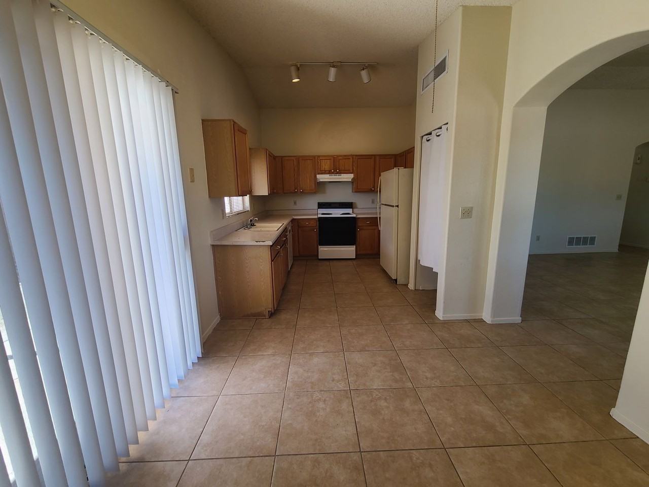 8896 E Apple Tree Dr - Photo 5 of 11