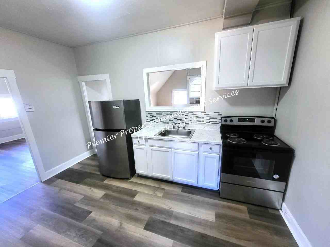 345 Iroquois Place, Unit 3 - Photo 7 of 13