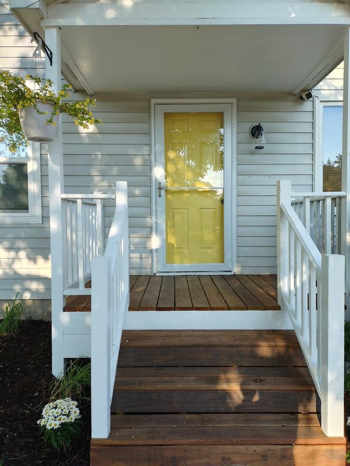 1203 Central Avenue North - Photo 2 of 22