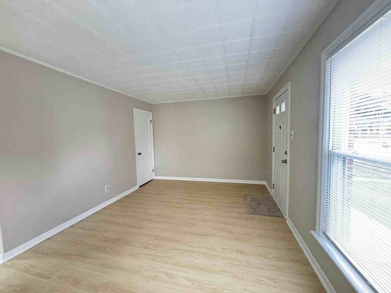 23756 Brittany Avenue - Photo 3 of 17