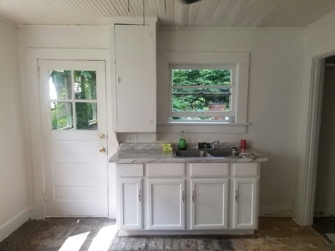 517 Riverside Drive - Photo 3 of 4