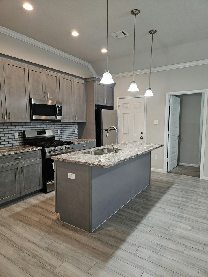 4801 Wenda Street, Unit B - Photo 4 of 28