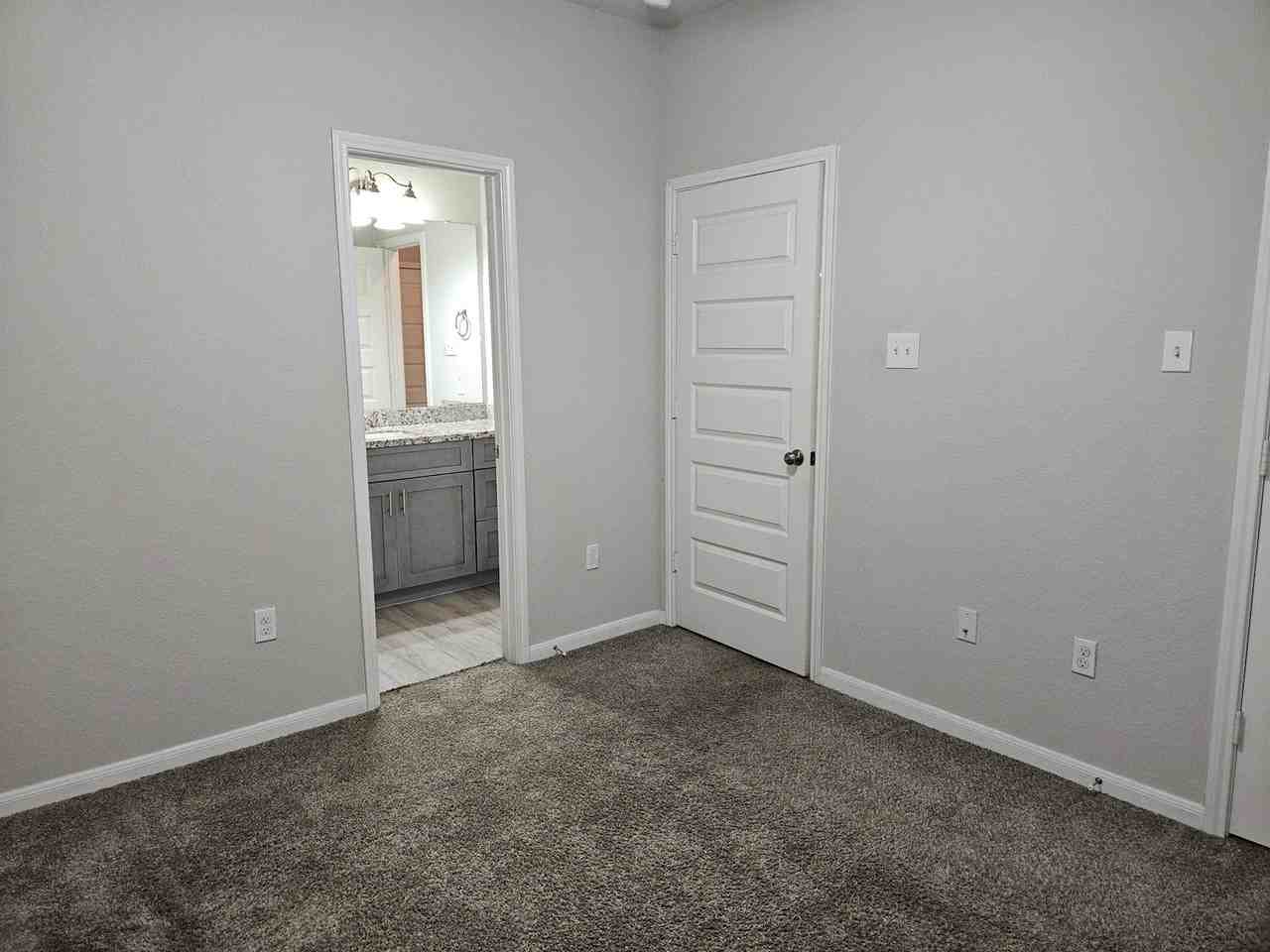 4801 Wenda Street, Unit B - Photo 7 of 28
