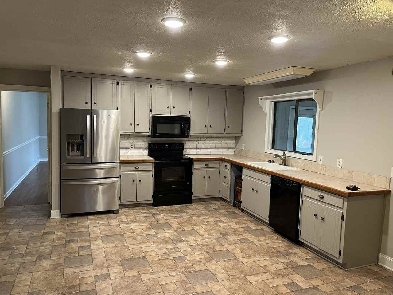 254 Ridgecrest Drive - Photo 2 of 12