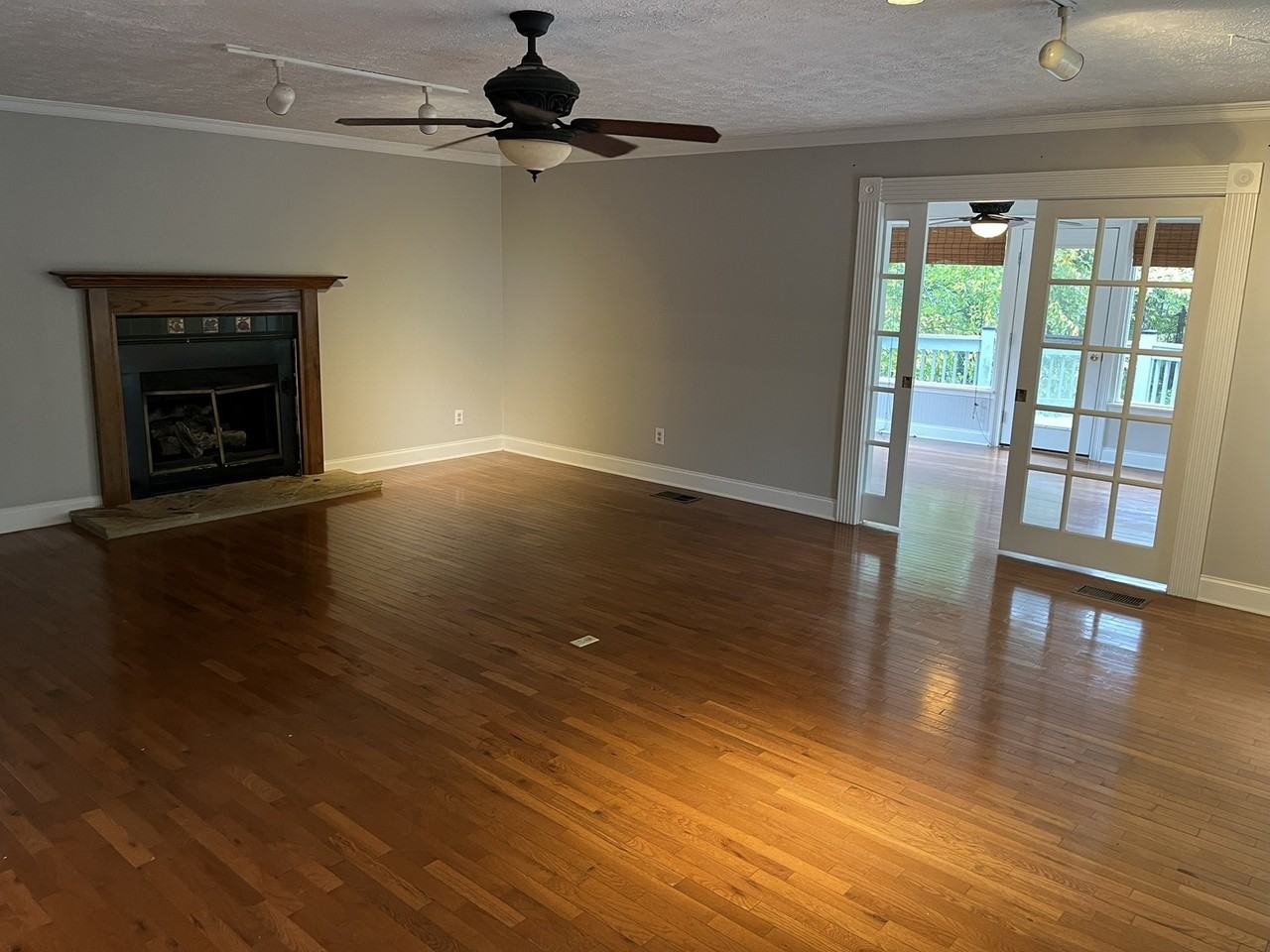 254 Ridgecrest Drive - Photo 3 of 12