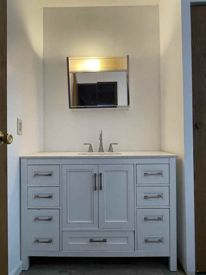 400 South Clay Street 2019 - Photo 2 of 35