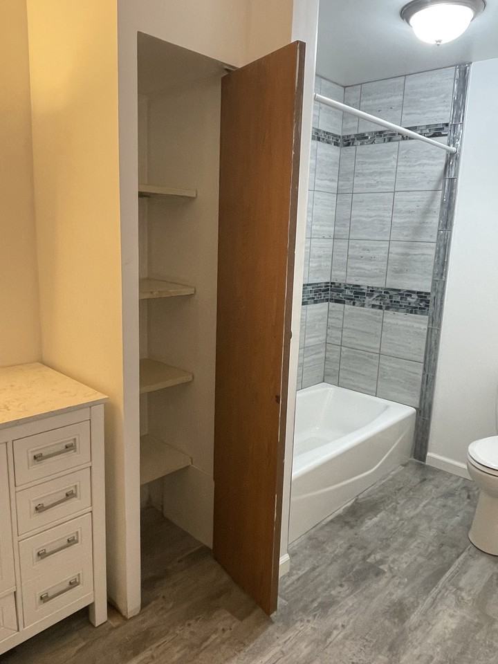 400 South Clay Street 2019 - Photo 3 of 35