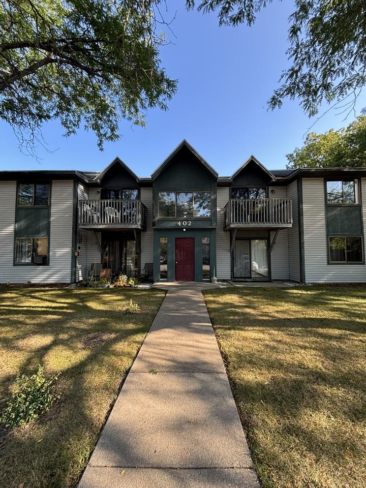 400 South Clay Street 2019 - Photo 4 of 35