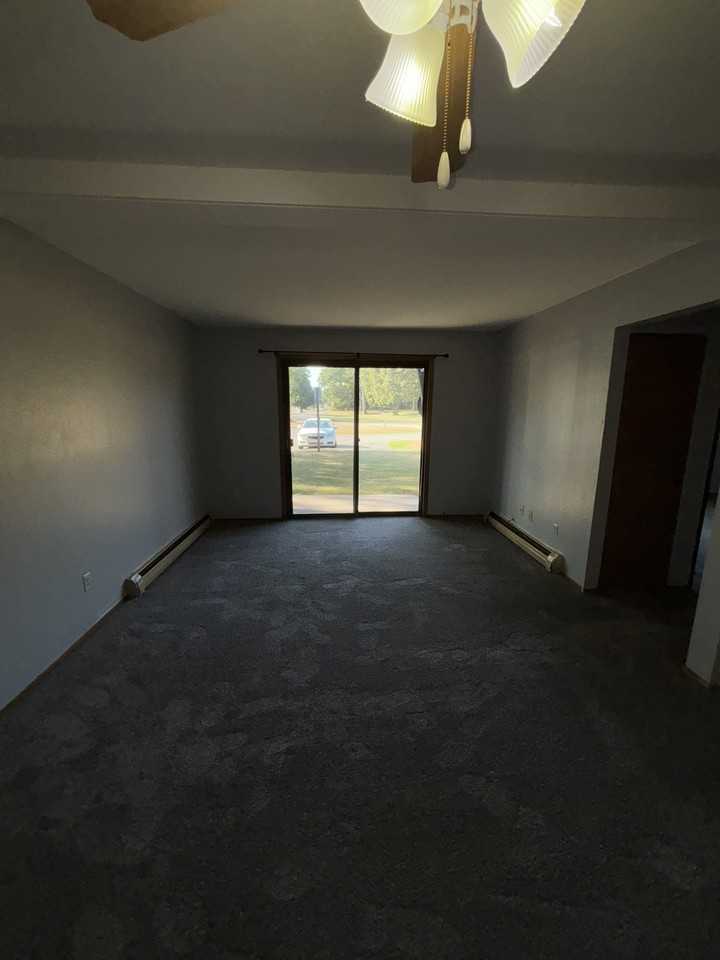 400 South Clay Street 2019 - Photo 7 of 35