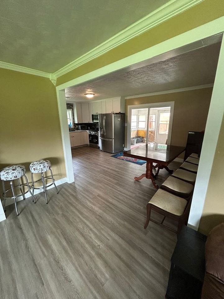 1230 South Rogers Street - Photo 4 of 25