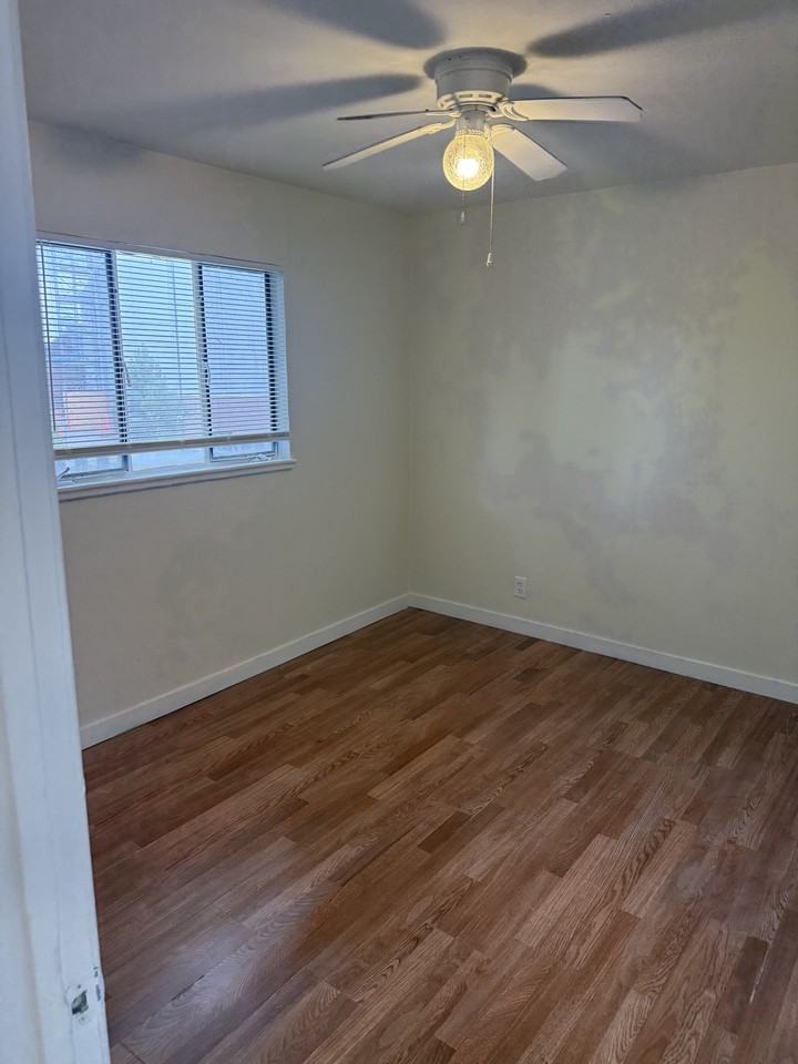 1585 Dudley Street - Photo 5 of 7