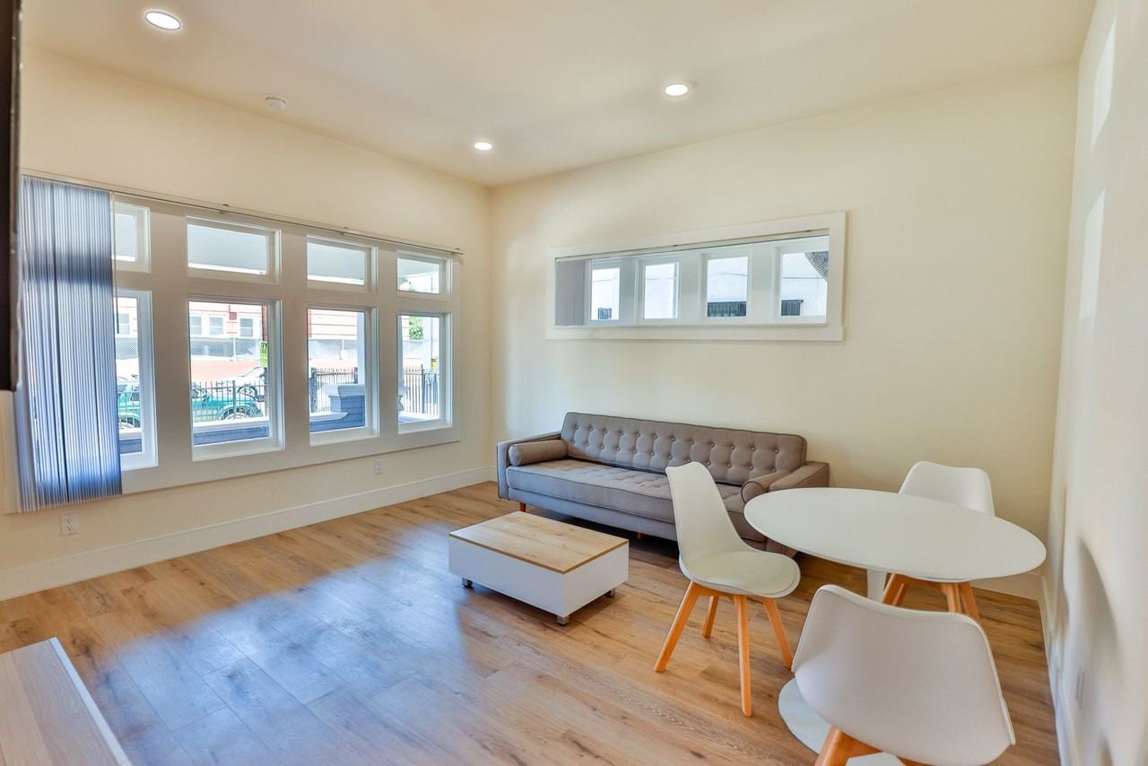 Pavo Apartments - Photo 4 of 48