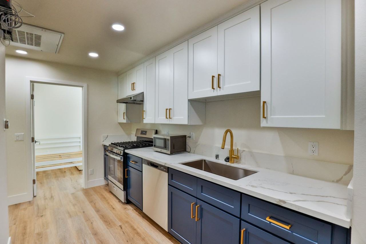 Pavo Apartments - Photo 7 of 48