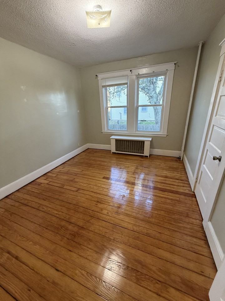 200 Bellevue Street - Photo 3 of 7