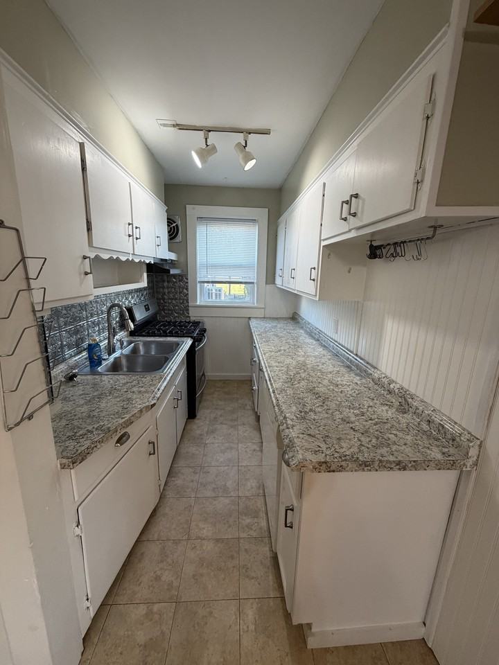 200 Bellevue Street - Photo 4 of 7