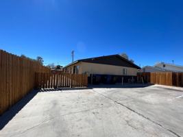 featured image of 419 W Wilson Ave