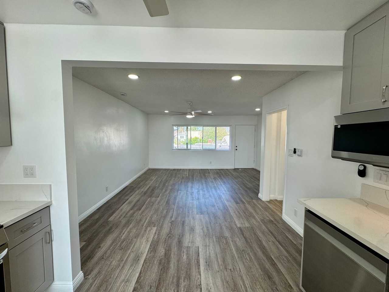 1027 Roswell Ave #4 - Photo 5 of 27