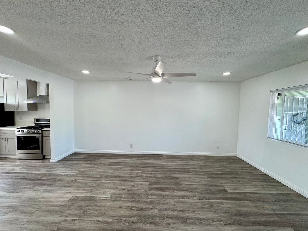 1027 Roswell Ave #4 - Photo 7 of 27