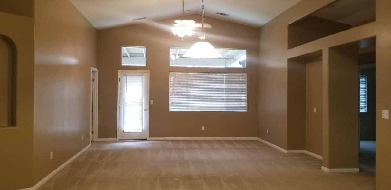 10211 Lanesborough Ave - Photo 3 of 7