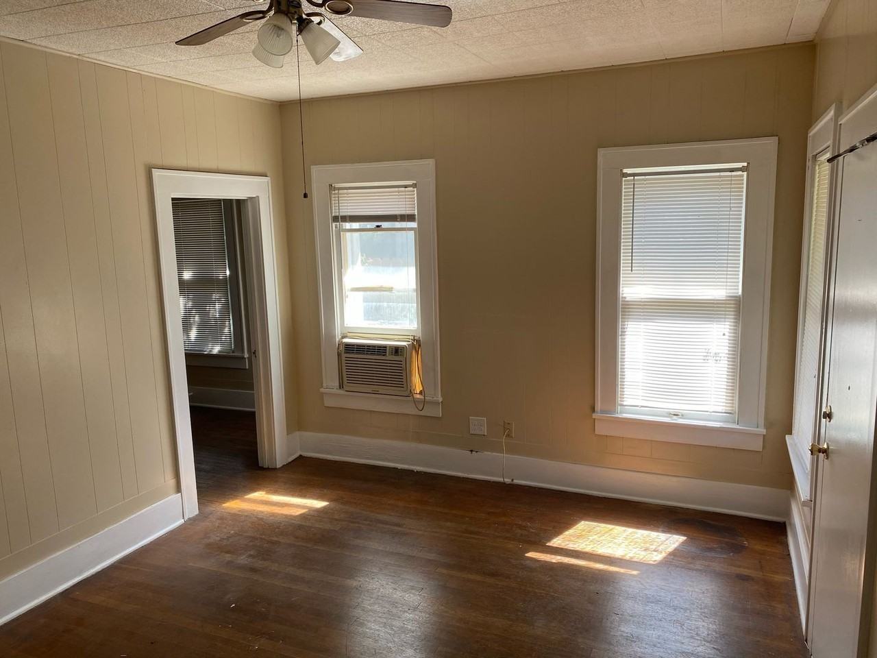 1311 Amarillo St - Photo 2 of 5