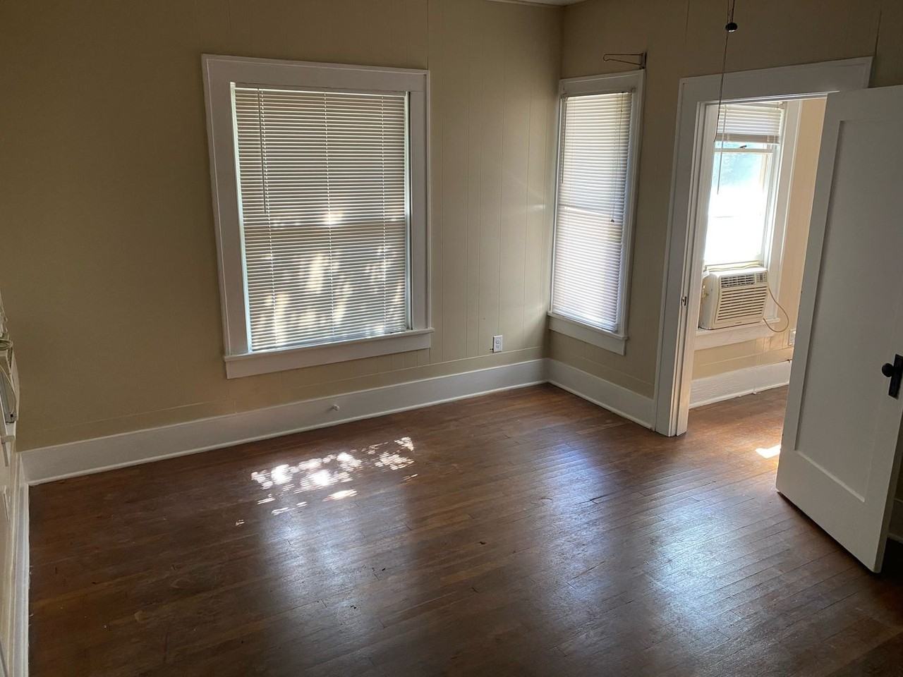 1311 Amarillo St - Photo 3 of 5