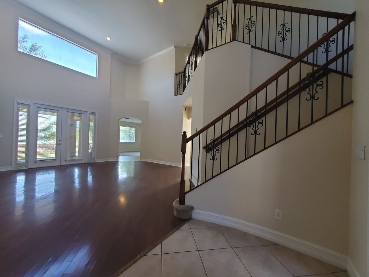 1249 Nw 37th Ave - Photo 4 of 19