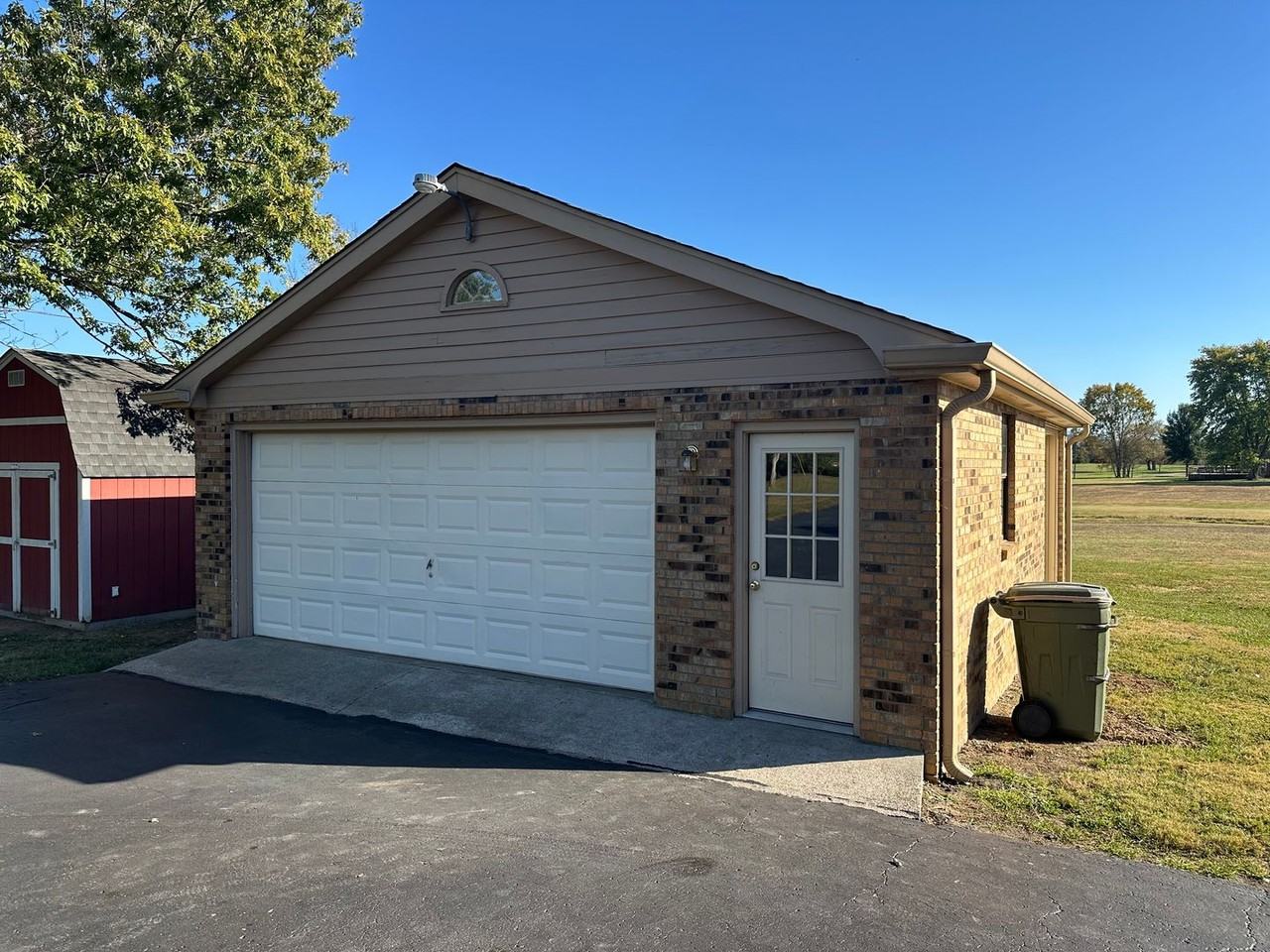 2720 Leeville Pike - Photo 3 of 40