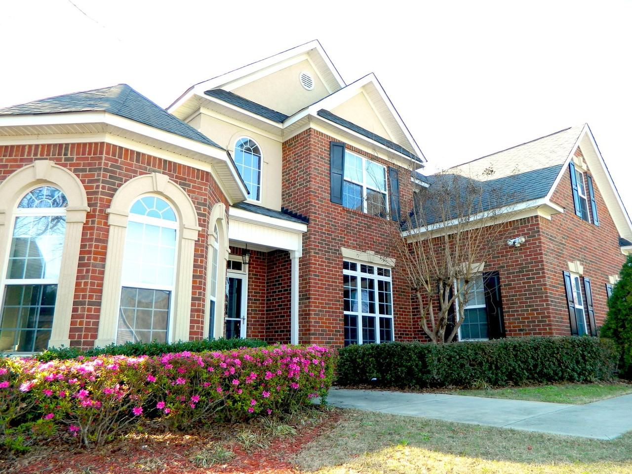 1101 Brighton Dr - Photo 2 of 33