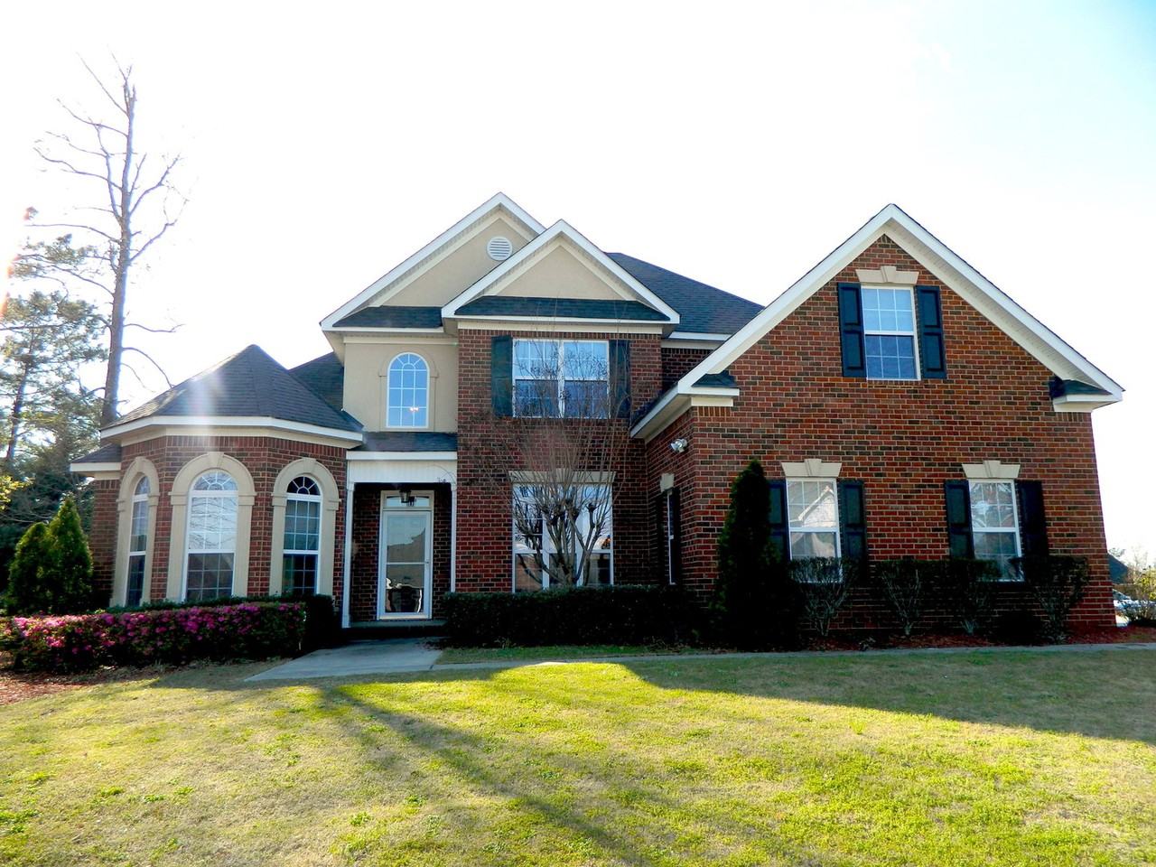 1101 Brighton Dr - Photo 3 of 33