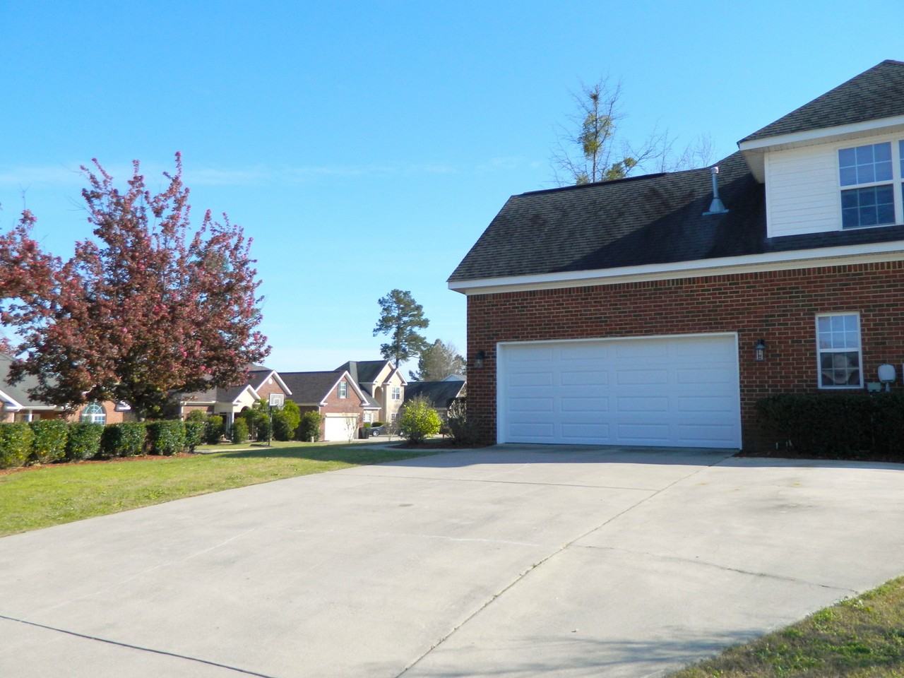 1101 Brighton Dr - Photo 7 of 33