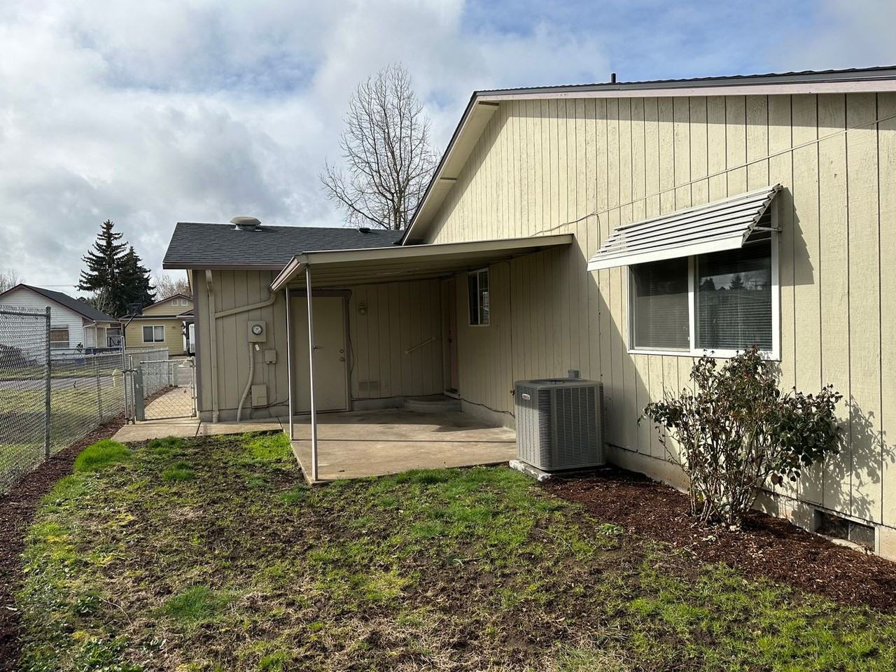 403 S 37th Pl - Photo 4 of 31