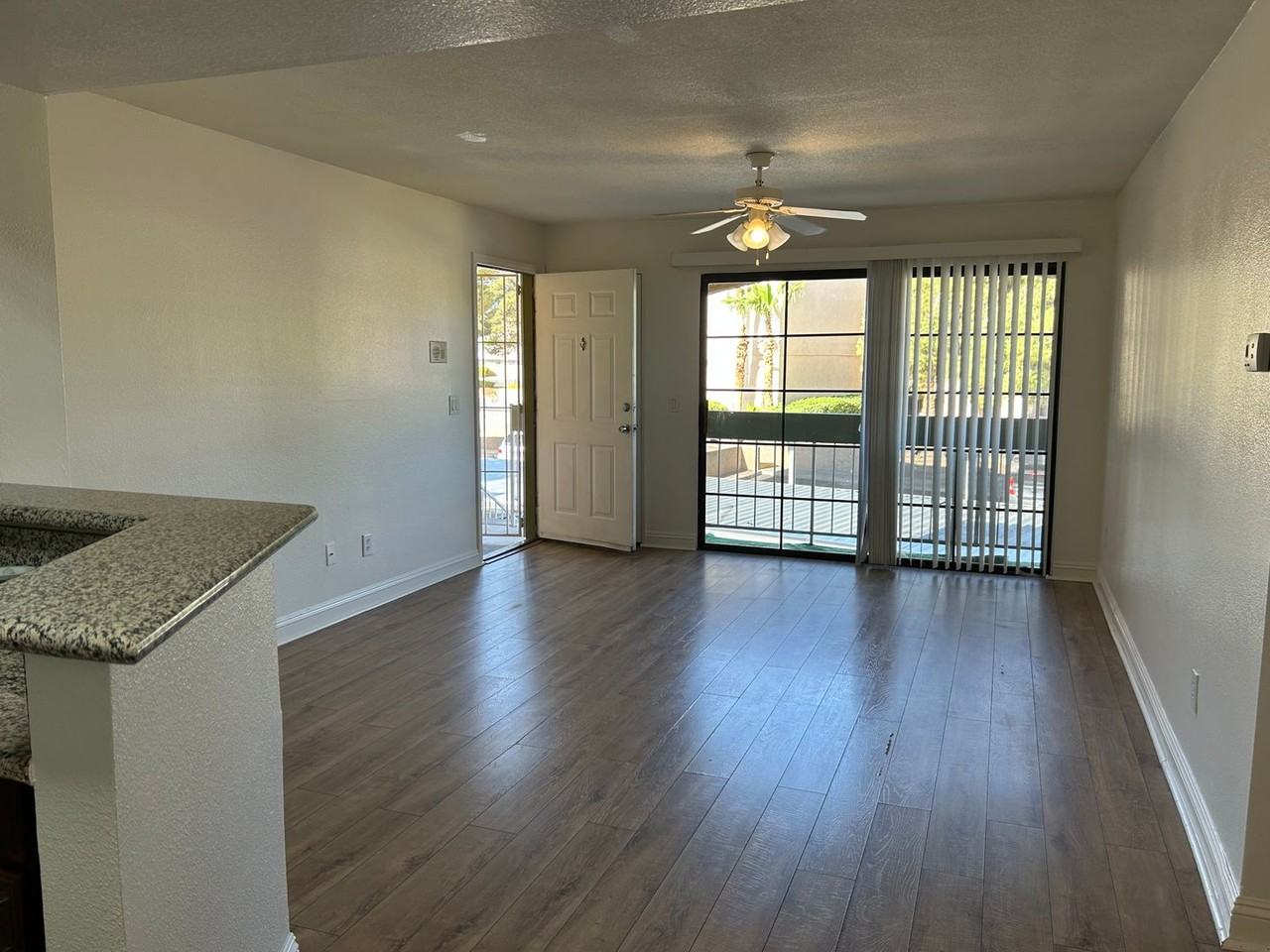 5166 South Jones Boulevard - Photo 4 of 21