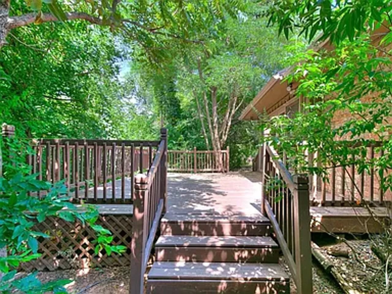 11221 Dover Ct - Photo 2 of 13