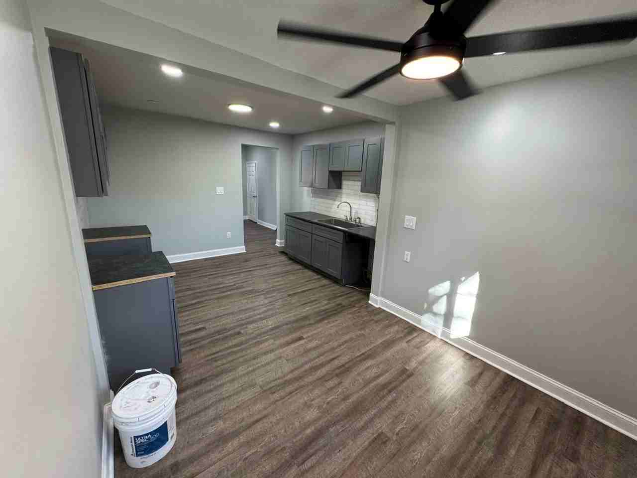 384 Clarendon Ave - Photo 4 of 19