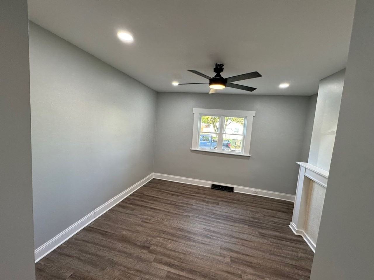 384 Clarendon Ave - Photo 6 of 19