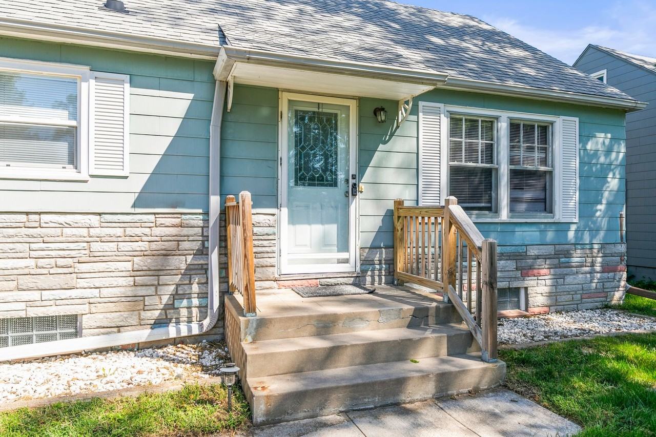 2609 Crawford St - Photo 2 of 18