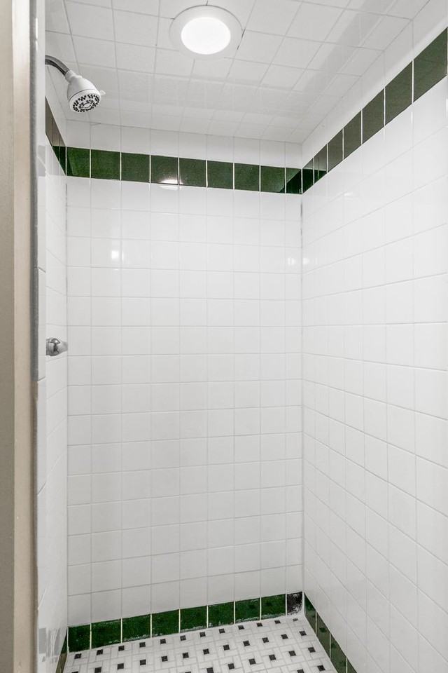 2609 Crawford St - Photo 5 of 18