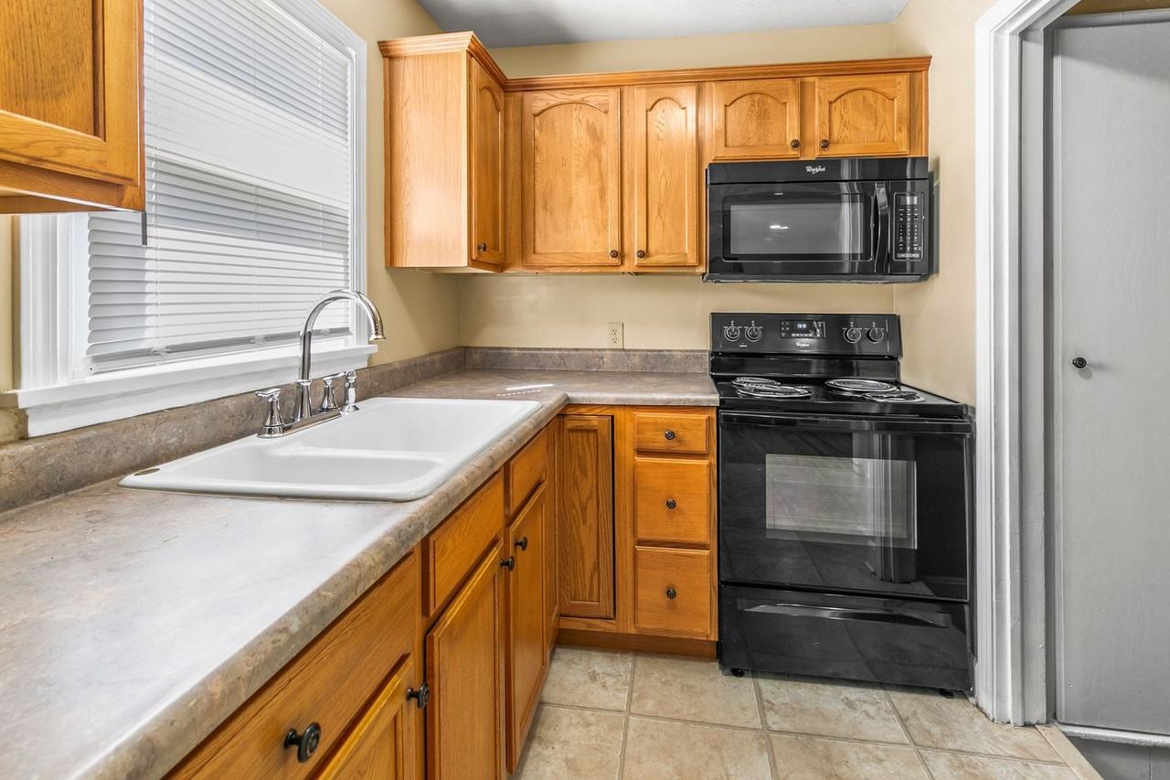 2609 Crawford St - Photo 7 of 18