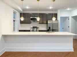 featured image of 212 W 9th St