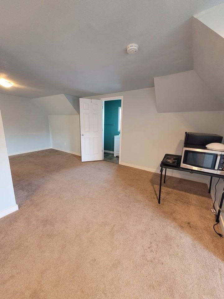 435 Ash St. - Photo 3 of 14