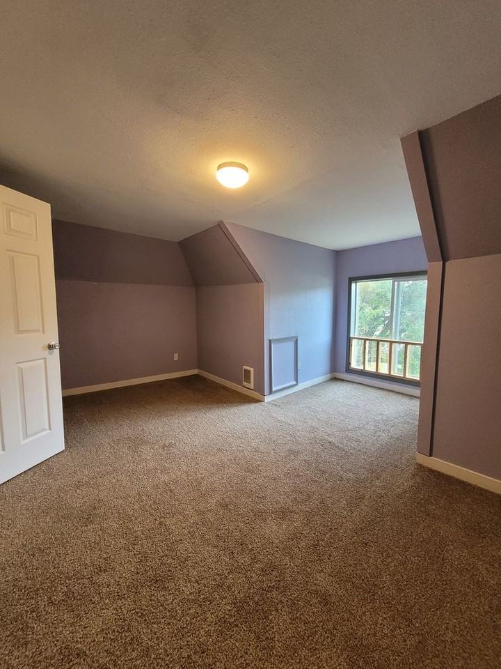 435 Ash St. - Photo 6 of 14