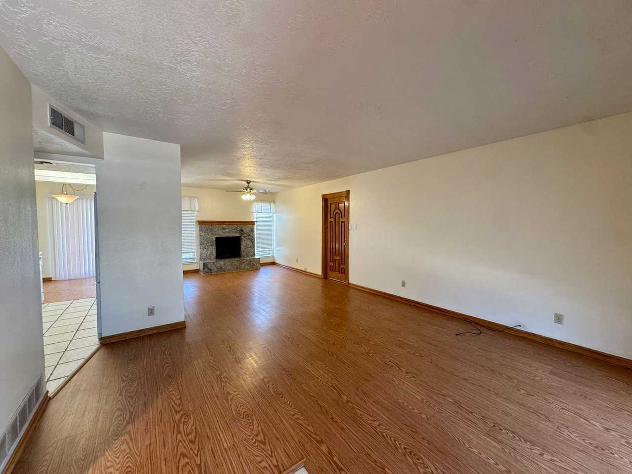 6105 Truchas Dr Ne - Photo 3 of 17