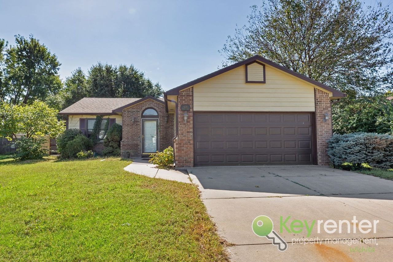 5619 Croyden Cir - Photo 2 of 28