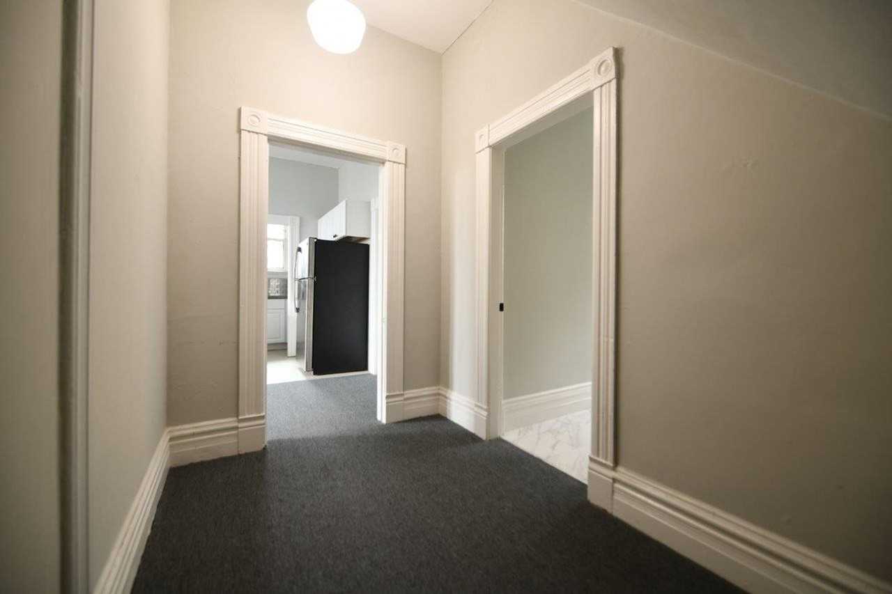 2111 Vine St - Photo 3 of 18