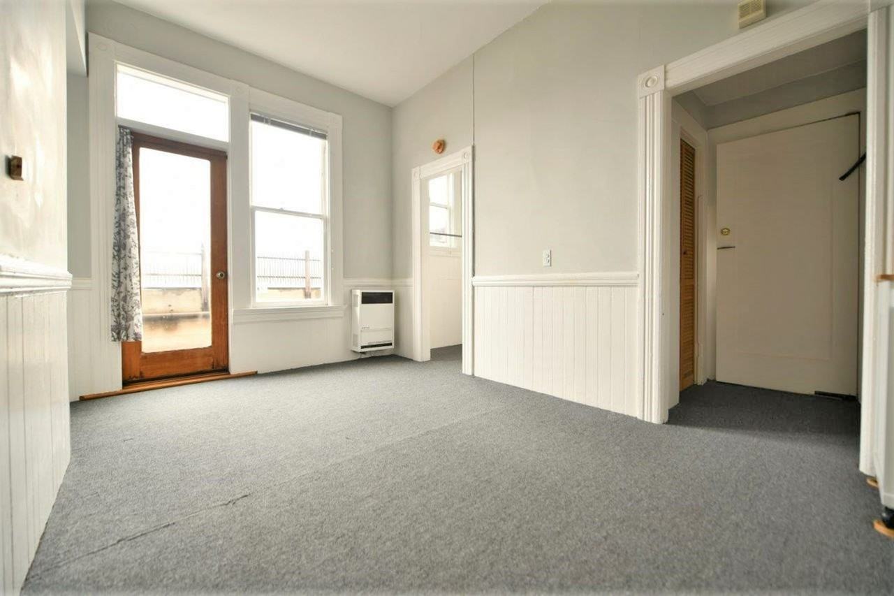 2111 Vine St - Photo 6 of 18