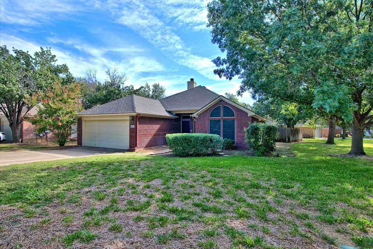 101 Pecan Vista Ln - Photo 2 of 30