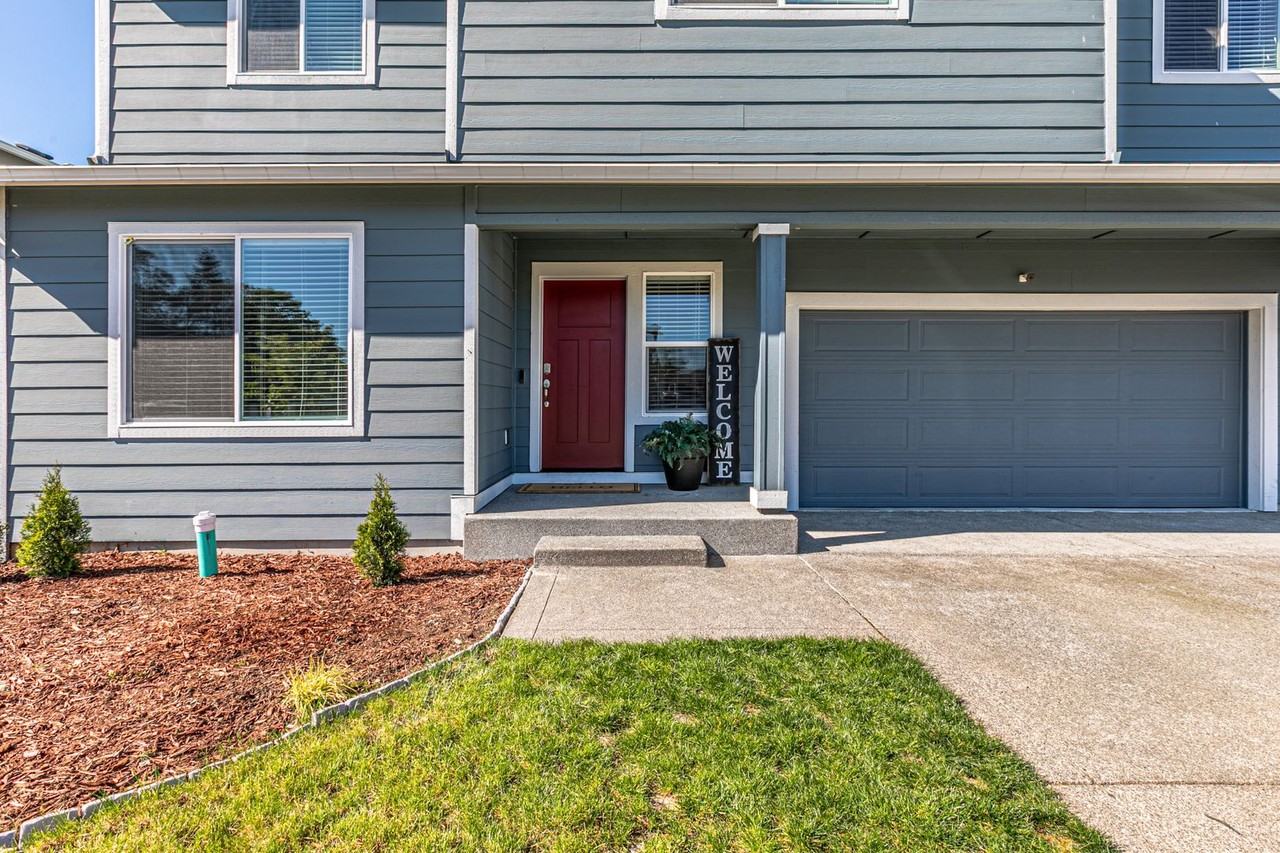 2315 Cantergrove Dr Se - Photo 2 of 42