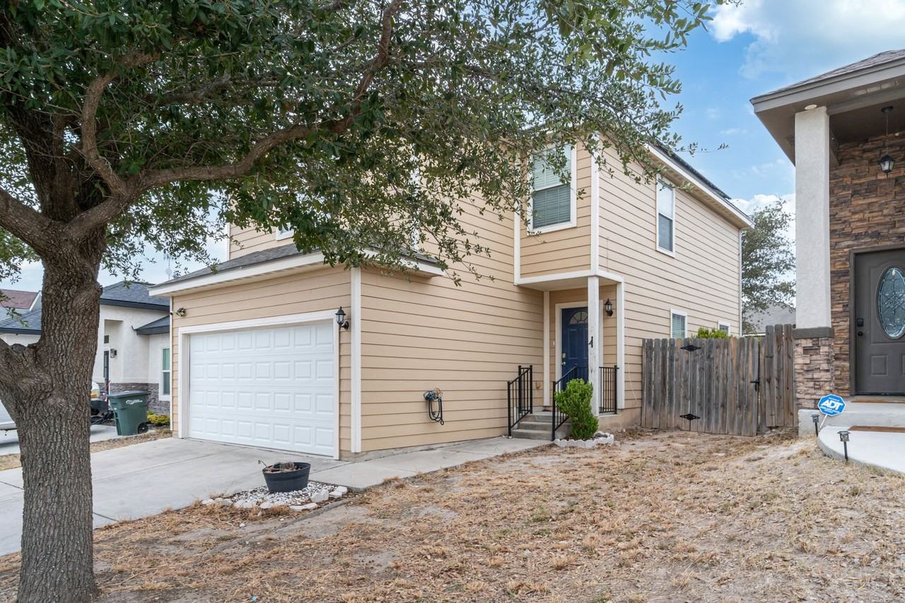 1011 Tesoro Hills - Photo 2 of 26
