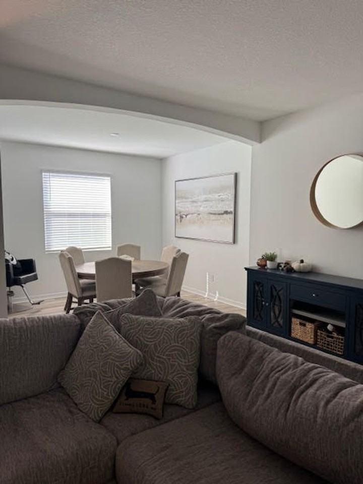 34804 Mulrion Dr - Photo 4 of 20