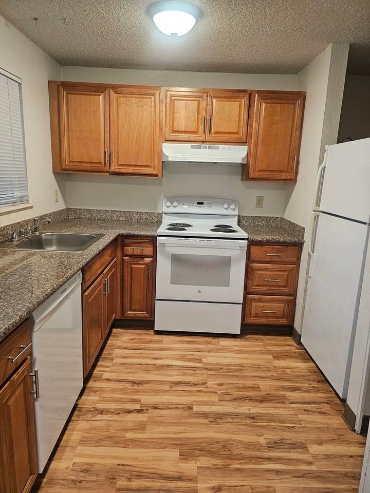 HIlltop Manor - Photo 2 of 4